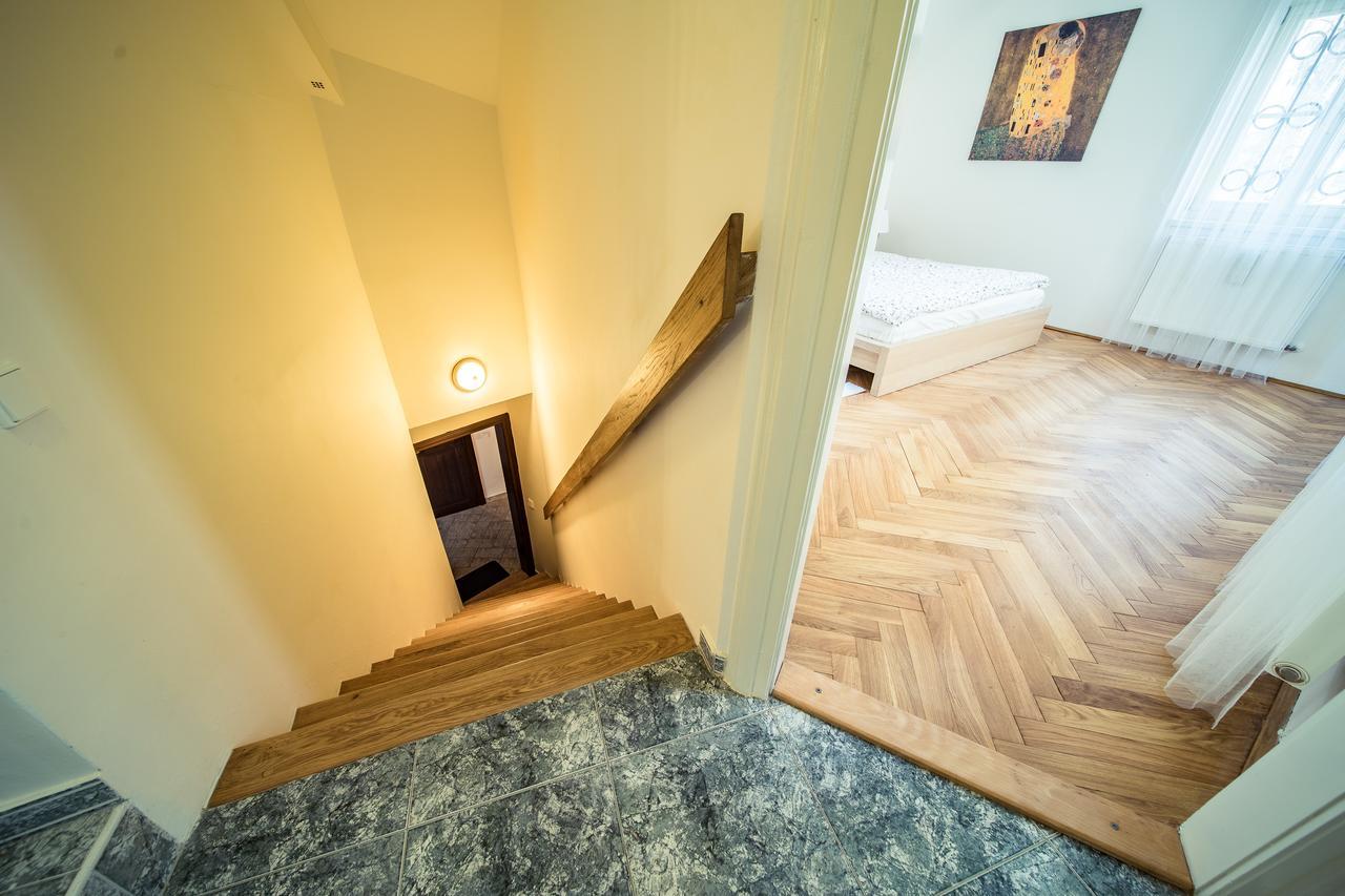 St. George Apartments Praga Exterior foto