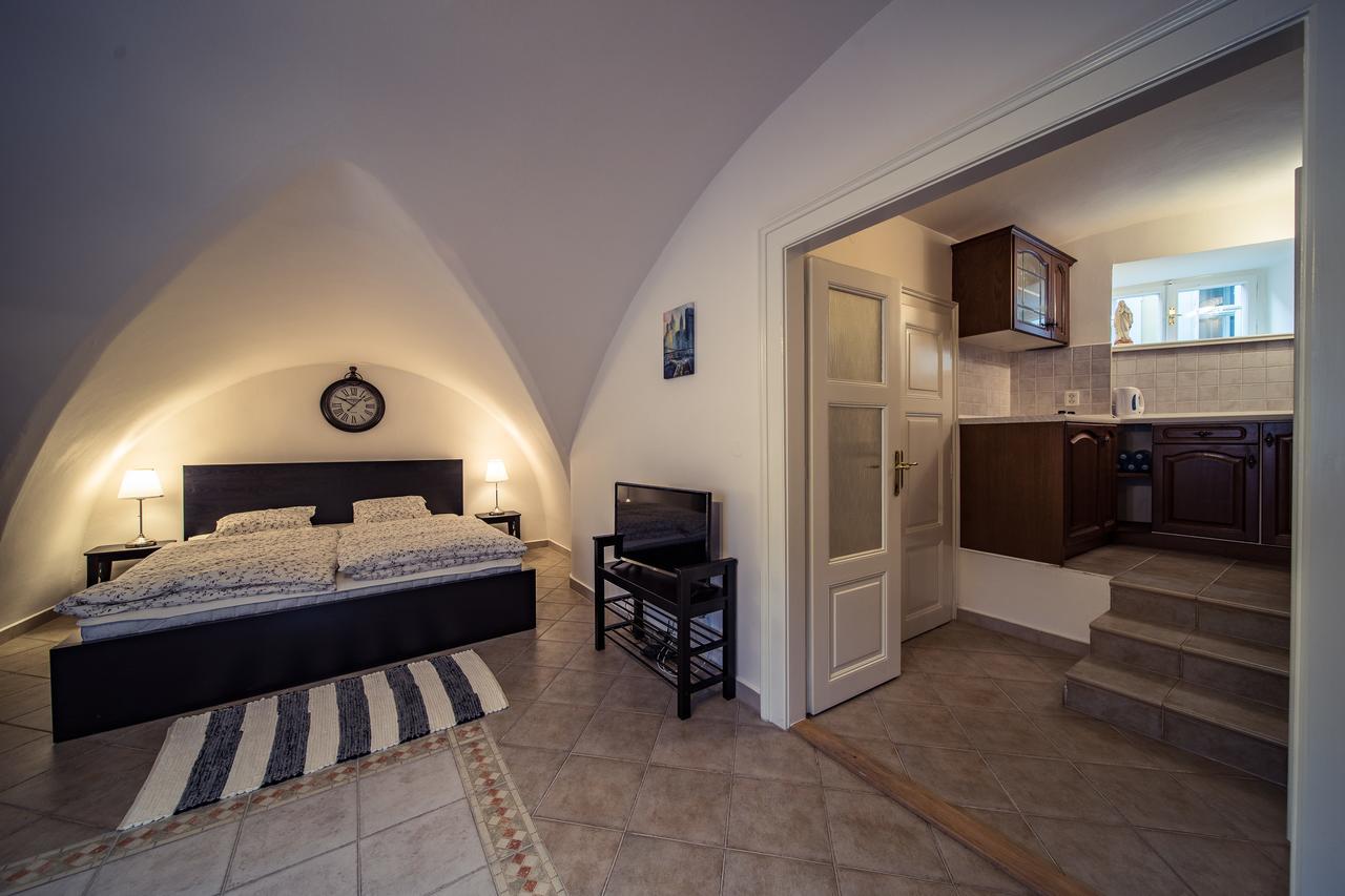 St. George Apartments Praga Exterior foto