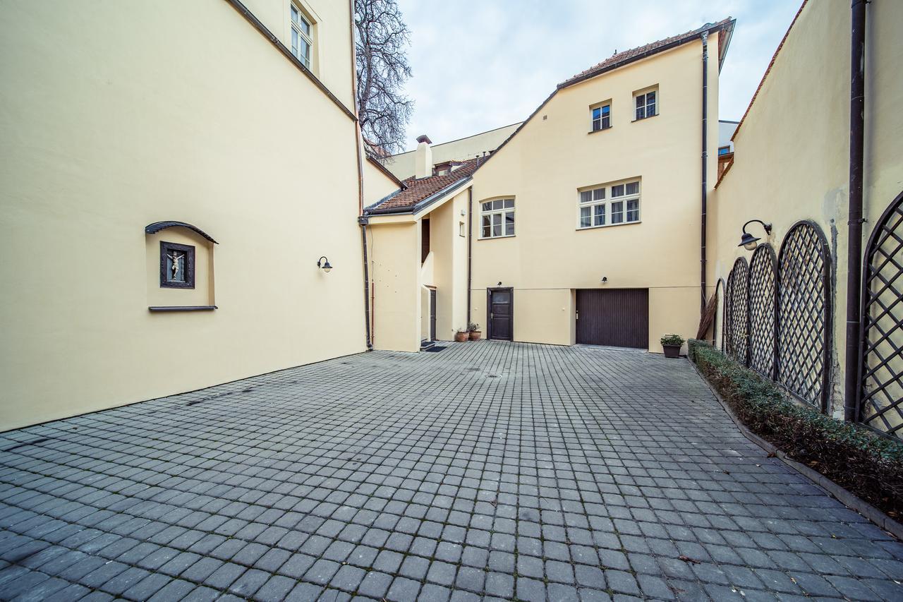 St. George Apartments Praga Exterior foto